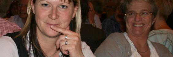 Anne-Grethe Sveistrup, formand for arbejdsmiljøpolitisk udvalg i FOA Aalborg og FOA medlem Bente Kirkegård Jensen.
